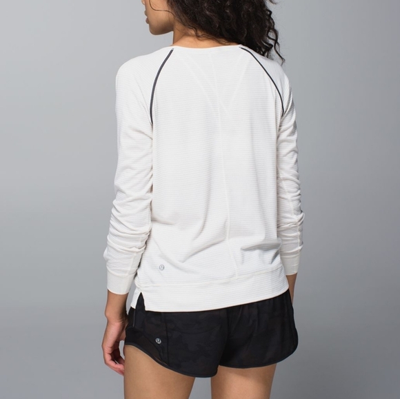 Lululemon Weightless Crew - Picture 2 of 14